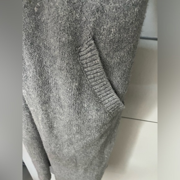 Ruby Moon long cardigan sweater, great to throw over any outfit! - Picture 4 of 4